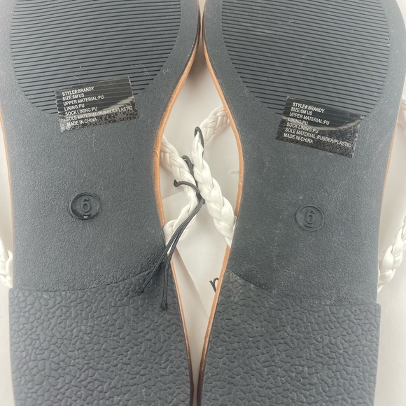 rue21 white rubber casual sandals size 6 - Picture 7 of 7